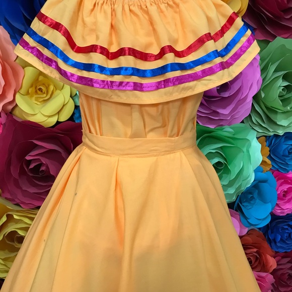 Mexican Jalisco two piece yellow  27” for 5 Mayo, Mexican party, Halloween days - Picture 4 of 5